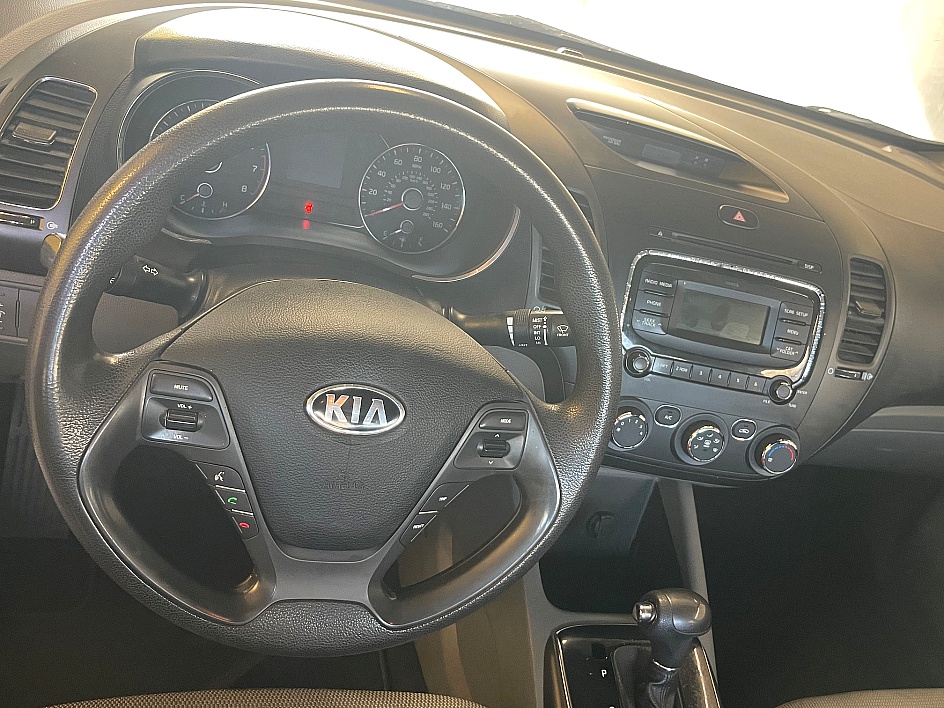 2017 KIA Forte LX in Tucson, AZ — photo 7