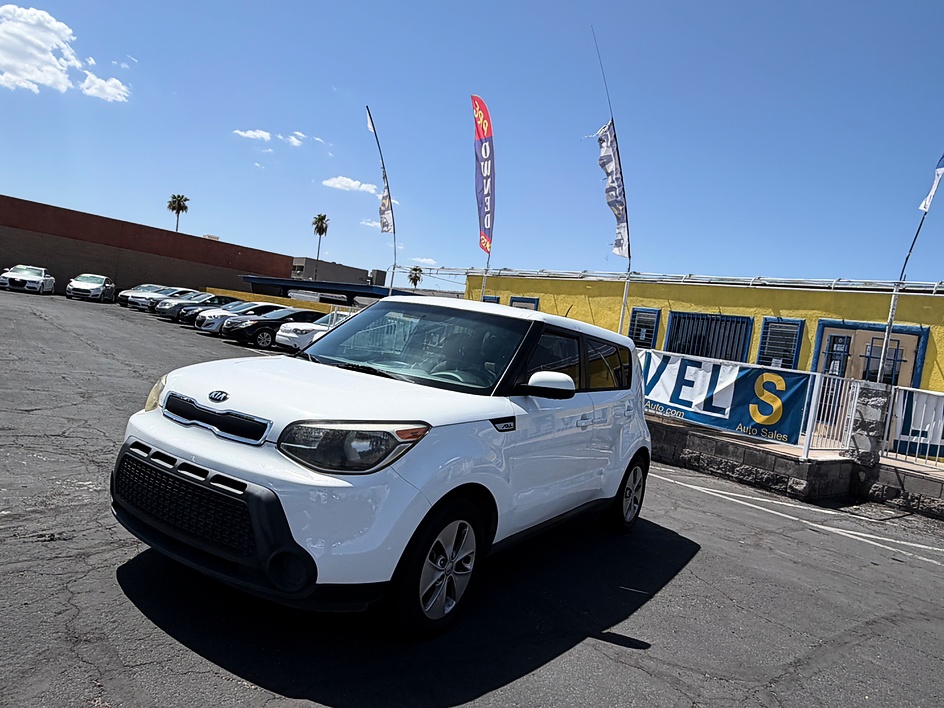 2015 KIA Soul Base in Tucson, AZ — photo 4