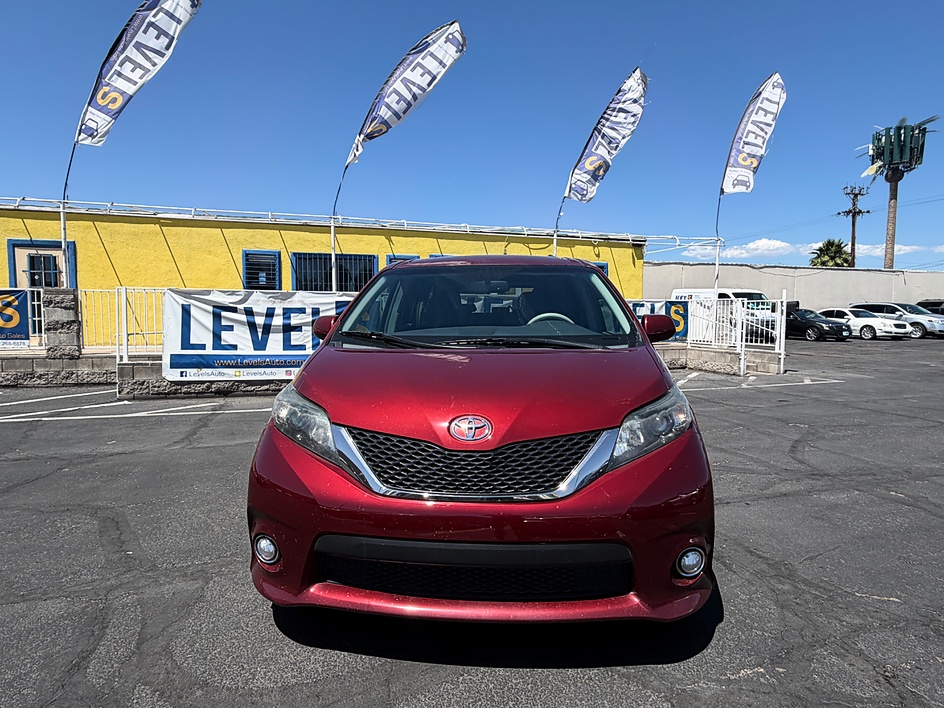 2013 Toyota Sienna SE in Tucson, AZ — photo 10