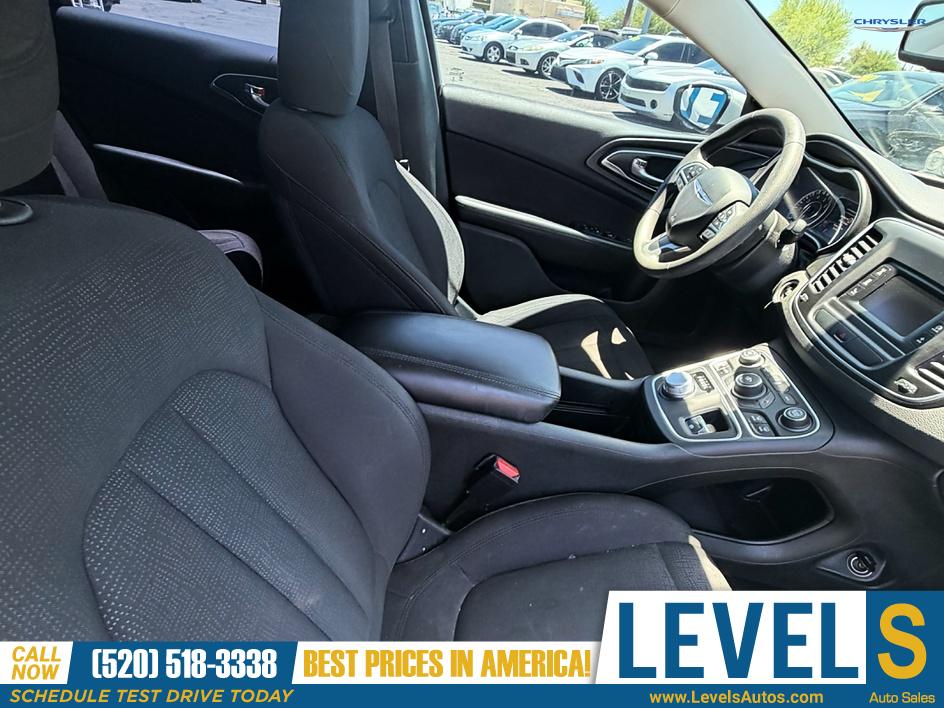 2015 Chrysler 200 Limited in Tucson, AZ — photo 11