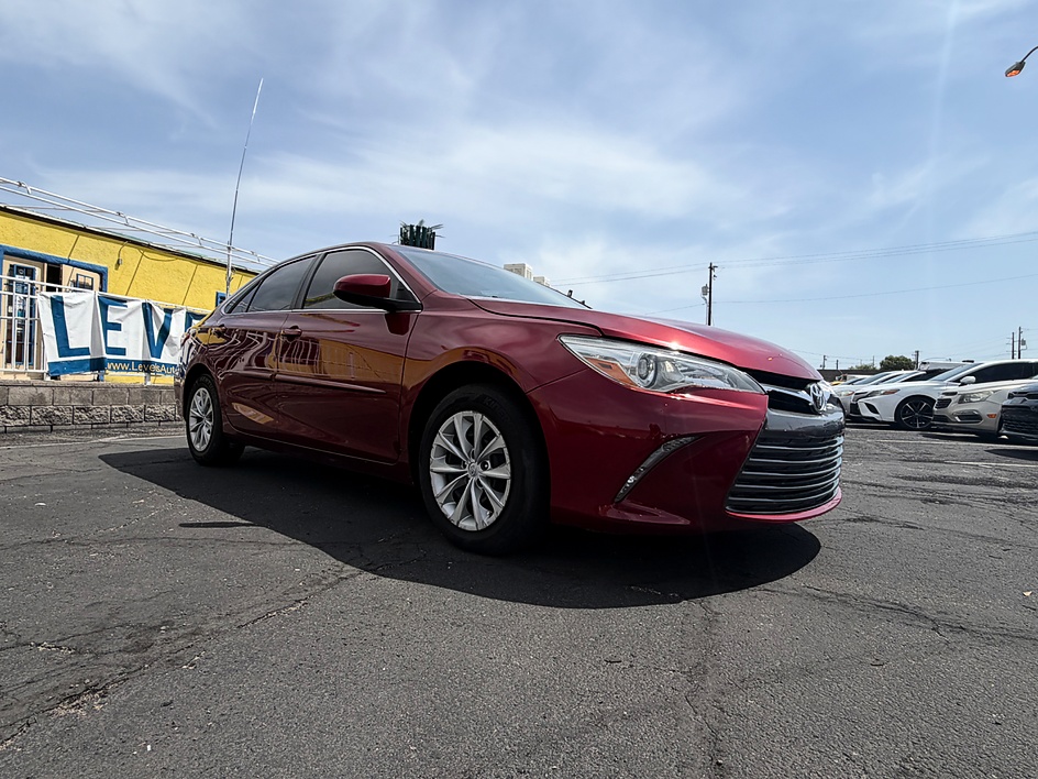 2017 Toyota Camry SE in Tucson, AZ — photo 3