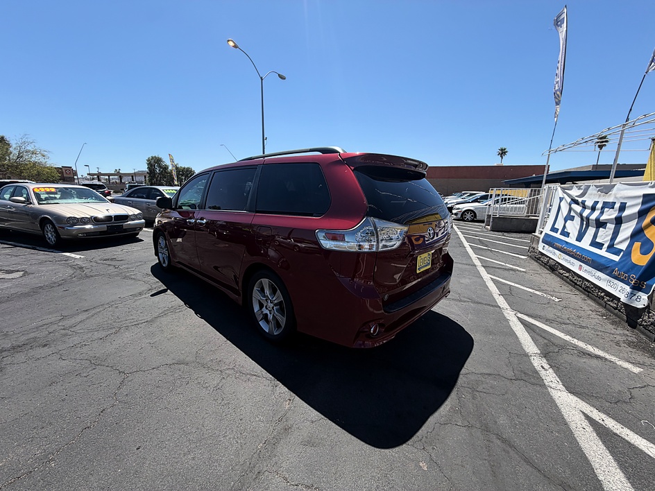 2013 Toyota Sienna SE in Tucson, AZ — photo 4