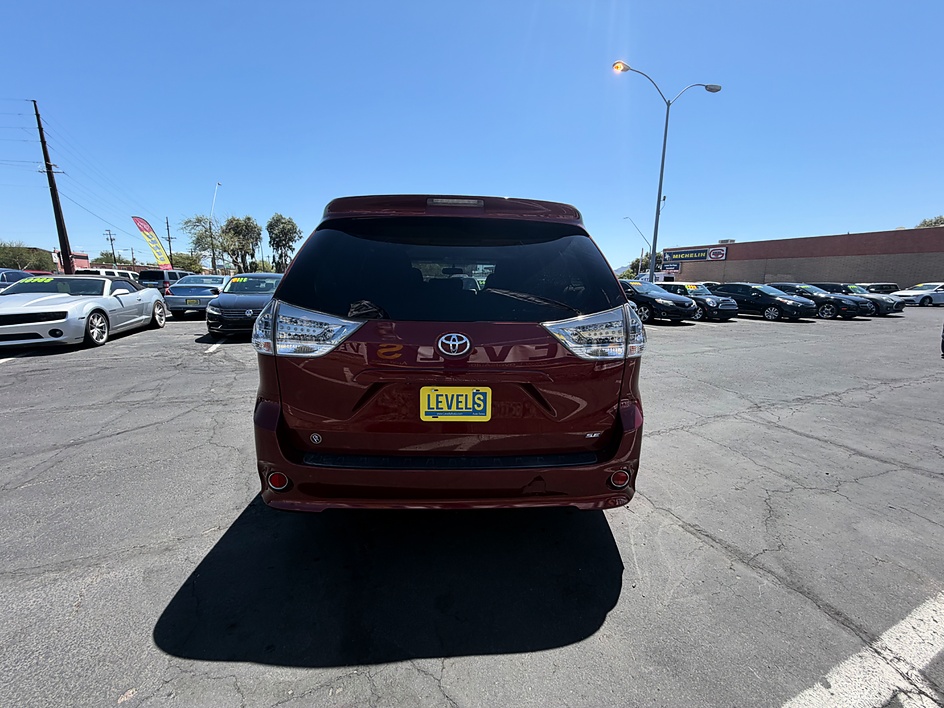 2013 Toyota Sienna SE in Tucson, AZ — photo 8