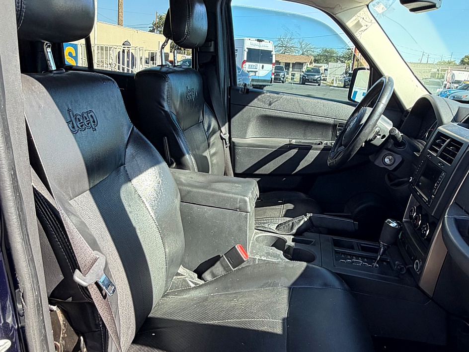 2012 Jeep Liberty Sport Latitude in Tucson, AZ — photo 10
