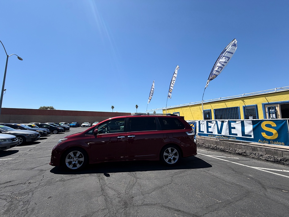 2013 Toyota Sienna SE in Tucson, AZ — photo 7