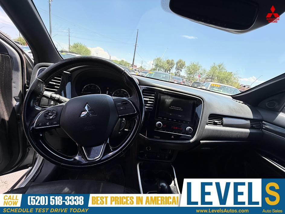 2020 Mitsubishi Outlander SEL in Tucson, AZ — photo 11