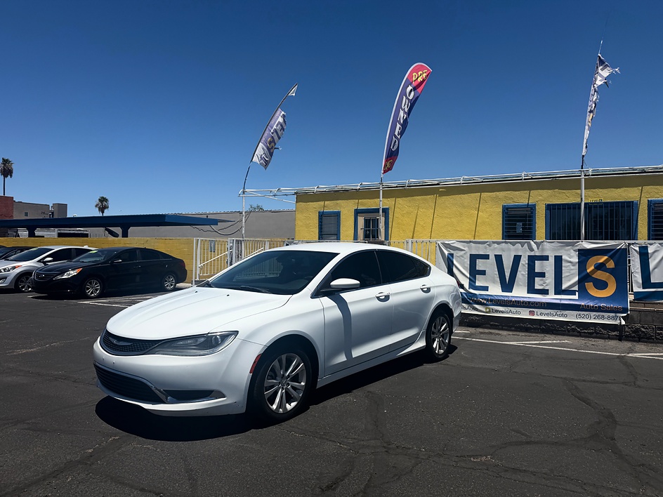 2015 Chrysler 200 Limited in Tucson, AZ — photo 8