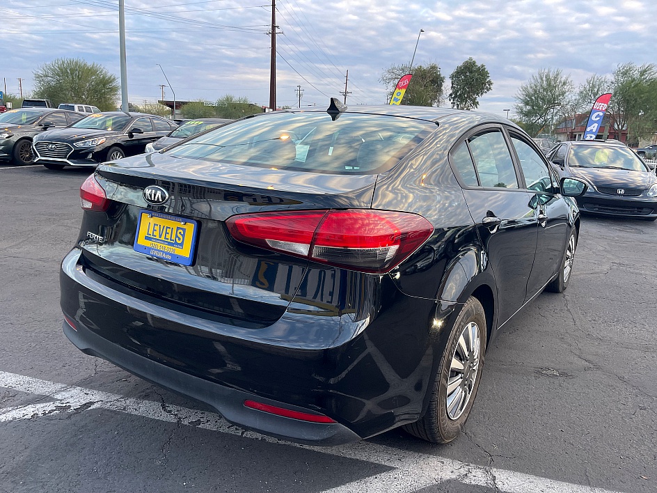 2017 KIA Forte LX in Tucson, AZ — photo 2