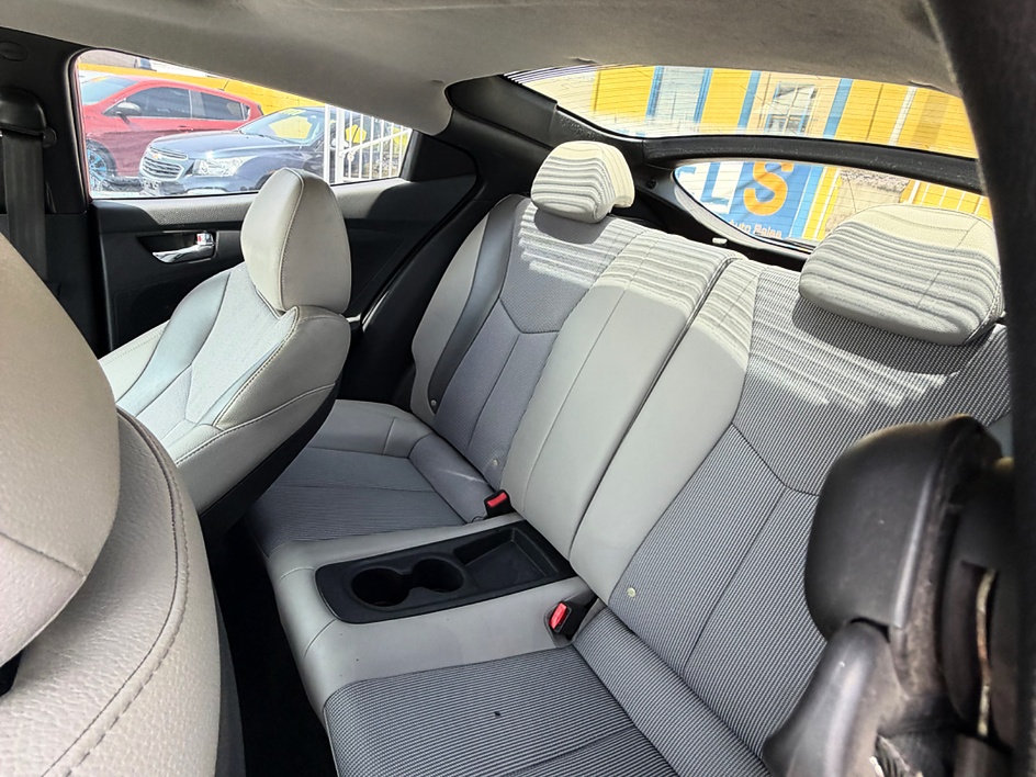 2012 Hyundai Veloster w/Gray Int in Tucson, AZ — photo 7