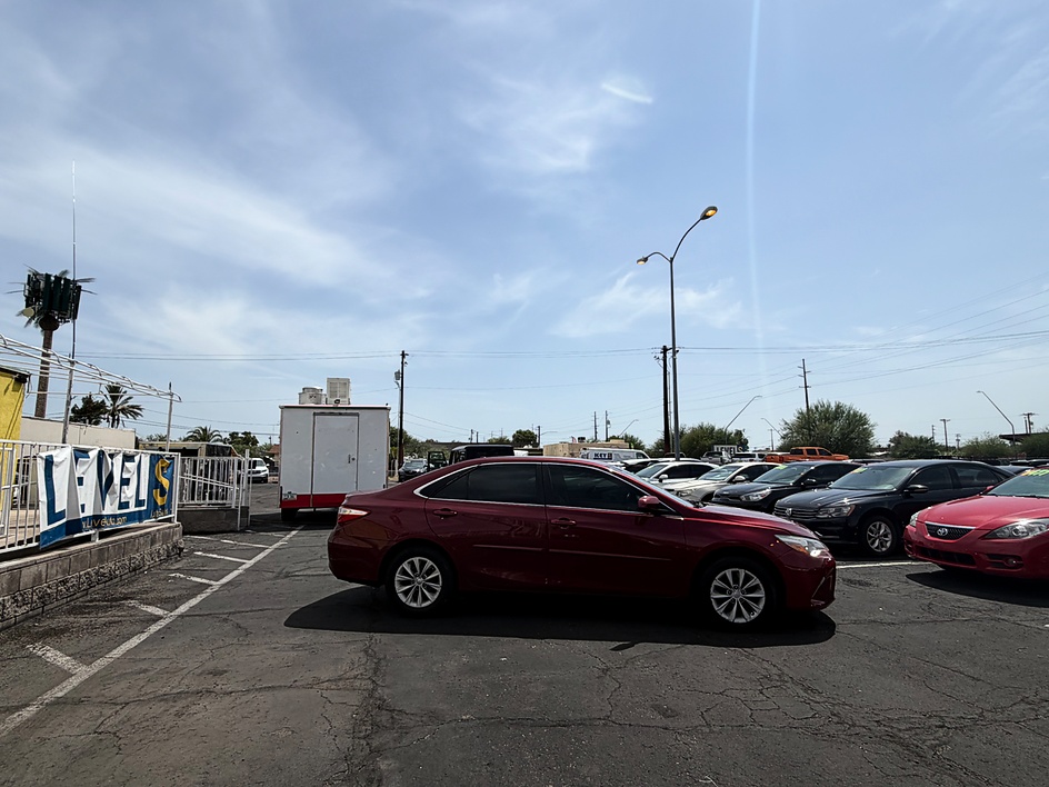 2017 Toyota Camry SE in Tucson, AZ — photo 2