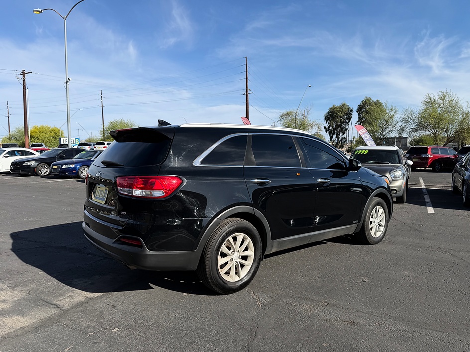 2018 KIA Sorento LX in Tucson, AZ — photo 3