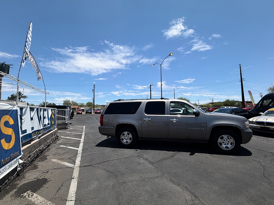 2007 Chevrolet Suburban LTZ 4WD in Tucson, AZ — photo 2