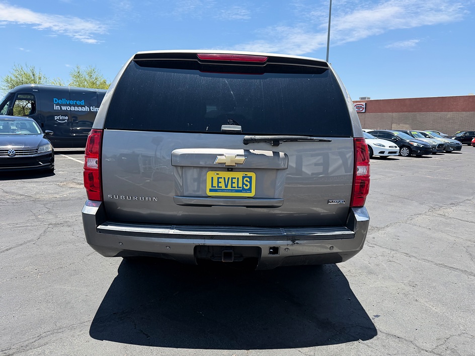 2007 Chevrolet Suburban LTZ 4WD in Tucson, AZ — photo 4