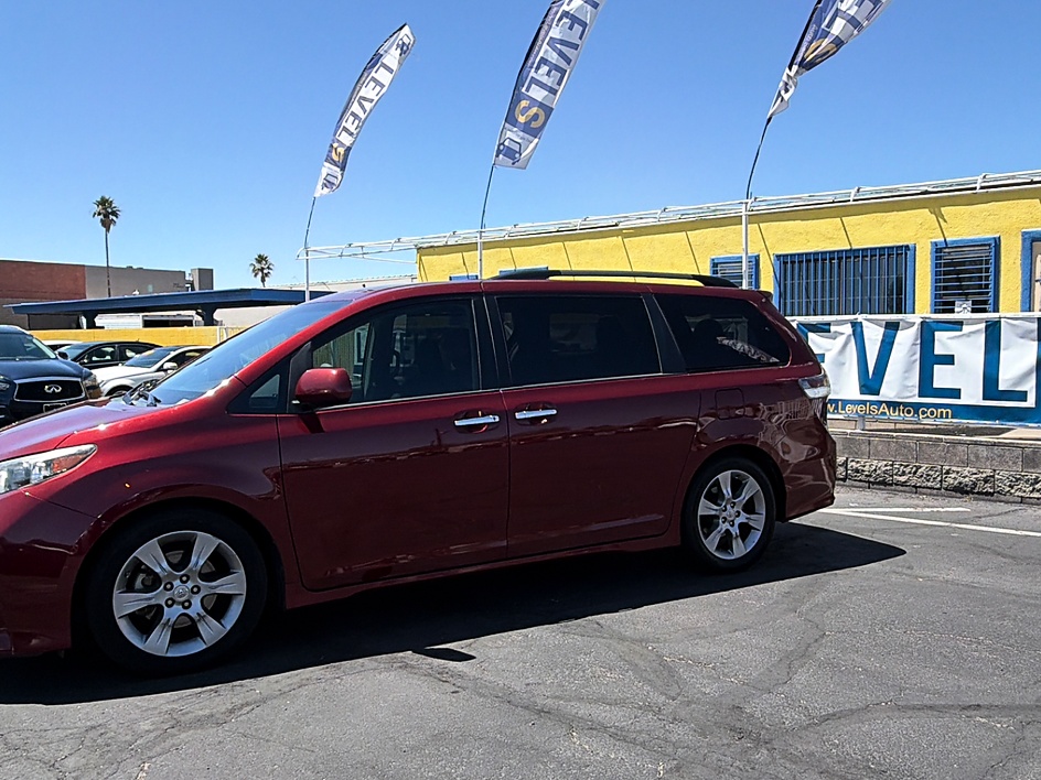 2013 Toyota Sienna SE in Tucson, AZ — photo 6