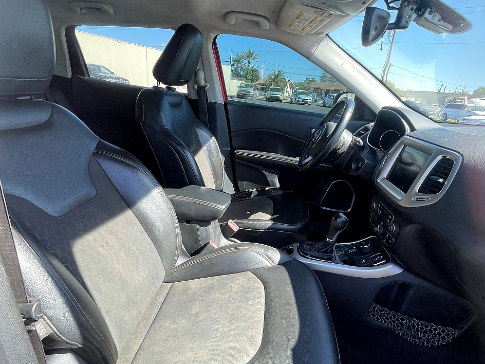 2018 Jeep Compass Latitude 4WD in Tucson, AZ — photo 9
