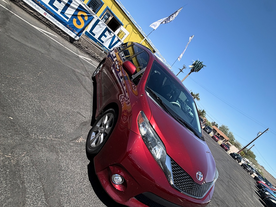 2013 Toyota Sienna SE in Tucson, AZ — photo 5