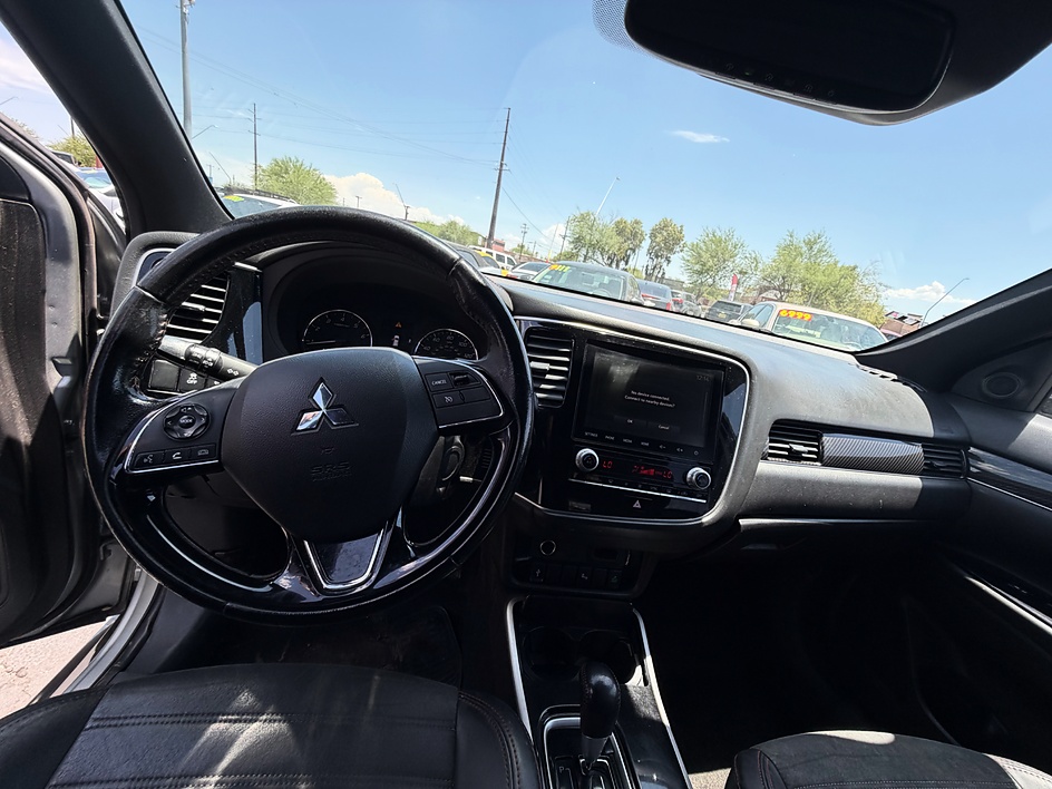 2020 Mitsubishi Outlander SEL in Tucson, AZ — photo 10