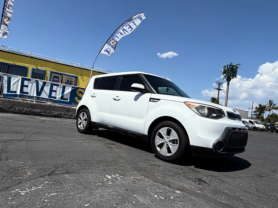 2015 KIA Soul Base in Tucson, AZ — photo 8